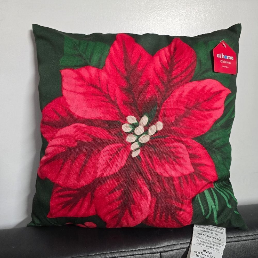 Nwt Poinsettia Square Christmas Outdoor Throw Pillow, 16